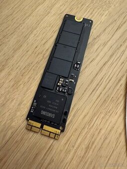 256 GB SSD disk pre macbooky