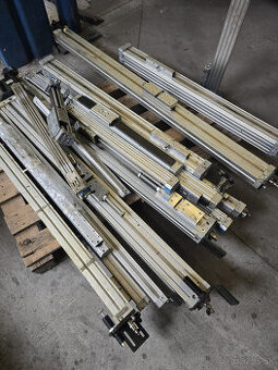 Lineárne pneumatické dráhy FESTO