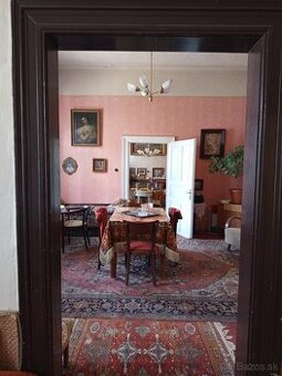 NA predaj rodinný dom v úplnom centre mesta LEvice