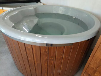 Záhradná vírivka s pieckou