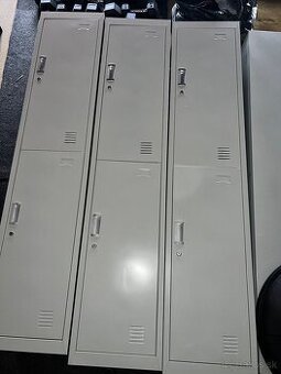 kovová skriňa ,šatnová skrinka