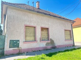 ŠTÚROVO-RD v centre mesta Štúrova vhodný aj na podnikanie