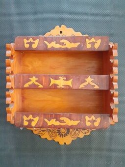 Ľudové drevené police - Podpoľanie