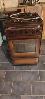 Predám plynový šporák s elektrickou rúrou