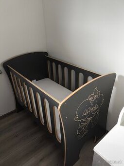 Detská postieľka s matracom