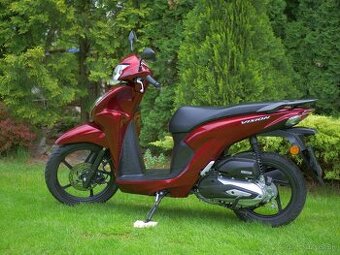 Honda Vision 110 model 2022, nájazd 9450 km