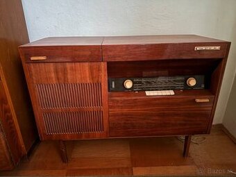 rádio-gramofonová skříň Humoreska 2