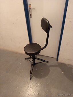 Kovová klávesová stolička "Bespeco DT3"- zachovalá
