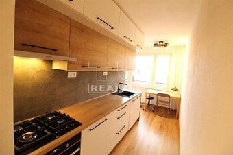 PERFEKTNÝ 2-IZBOVÝ BYT V LIPT. MIKULÁŠI, KTORÝ SPĹŇA...