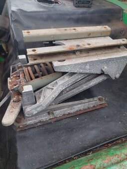 Pruženie vodičovej sedačky multicar