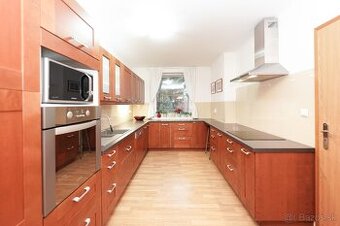4‑izb. bungalov s veľkorysou záhradou a garážou, Kvetoslavov