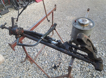 Predam starsie servo riadenie traktor Zetor