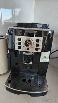 Kavovar Delonghi Magnifica s