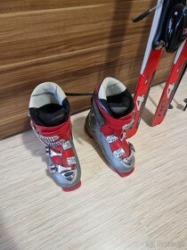 Lyže a lyžiarske topánky cely set Cervene