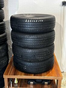 235/65 R17 Bridgestone / letné pneumatiky
