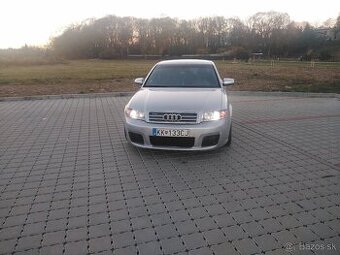 Audi a4b6 quatro.