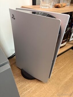 PS5 s mechanikou
