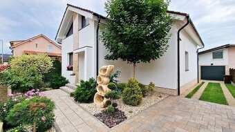 JEDINEČNÝ 5-IZBOVÝ RODINNÝ DOM S HOSŤOVSKÝM DOMOM, POPRAD