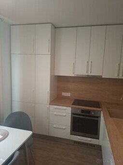2 izbový byt - 60m2 - komplet rekonštrukcia - zariadené - 1