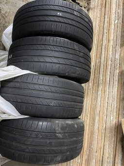 255/50r19 continental
