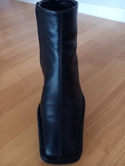 Kotnikové kožené čižmy v.37