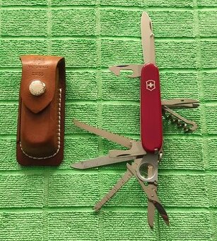 Victorinox Champion (C)