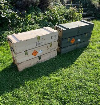 Predám masívne drevené vojenské muničné debny a tuby (obaly)