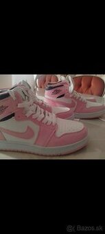 Air Jordan 1 Mid (dámske) –