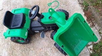 Traktorček na šlapanie