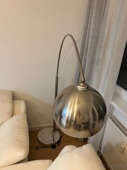 Predám Stojacia lampa Metal BowS kovovým tienidlom,