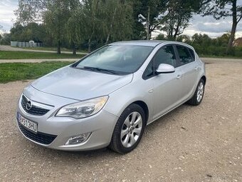 Opel Astra J