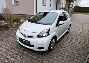 Toyota Aygo 1,0i Klima naj: 83000km benzín manuál 50 kw