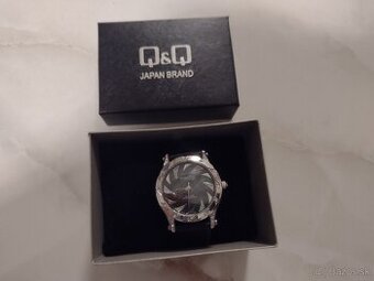 Dámske hodinky Q&Q zo série Atractive
