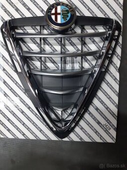 Predám prednú masku na alfa romeo giulietta.originál