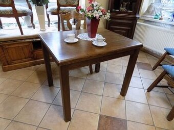 Jedálenský stôl rozťahovací
