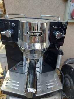 Kavovar Delonghi