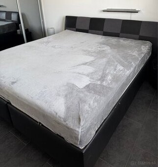 DARUJEM manželskú postel