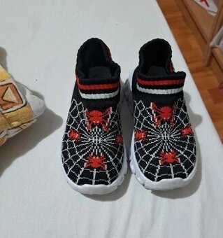 Chlapčenské nazúvacie tenisky