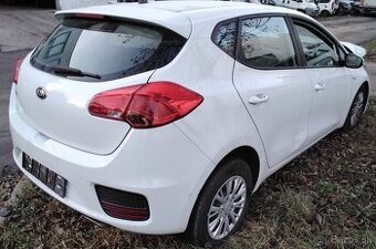 Kia Ceed 1.4 2016 predám PIATE DVERE, ZADNÉ SVETLÁ, ZADNÝ NÁ