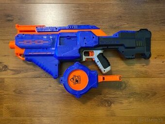Nerf stryfe, infinus, zasobniky, šipky