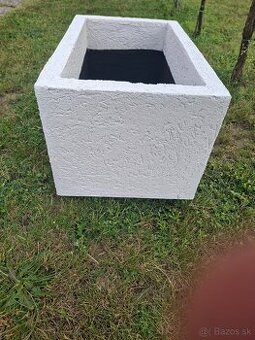 Predam polystyrenovy kvetinac