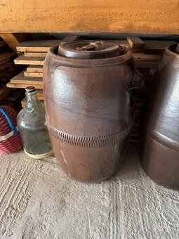 Keramické súdy a demižóny
