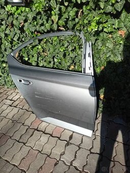 Škoda Superb 3 sedan práve zadné dvere