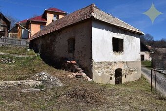 Ponúkame na predaj rodinný dom v obci Polom.