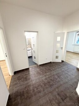 Na predaj 3 izbový zrekonšt.byt v Brezne-Mazorníkovo