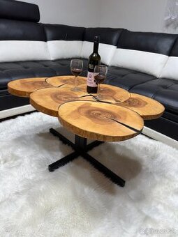 Dizajnový konferenčný stôl – masívny dub & epoxid