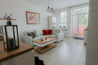 Na predaj kompletne zrekonštruovaný 2-izbový byt v Kotešovej