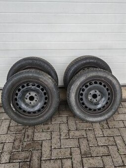 Prodám disky i s pneu 215/55/17 zimní - 1
