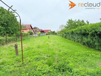 EXKLUZÍVNE NA PREDAJ – SLNEČNÝ STAVEBNÝ POZEMOK S RODINNÝM D - 1