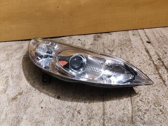 Peugeot 407 predné pravé svetlo